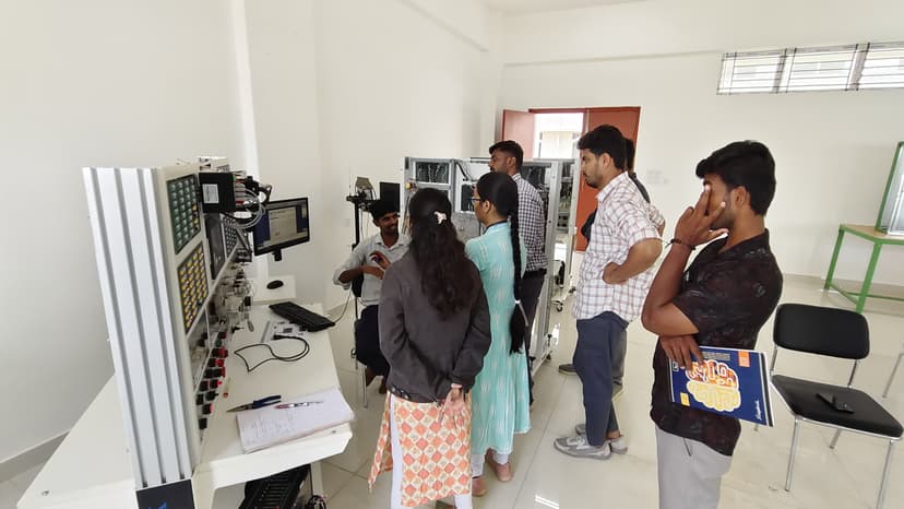 Global Blended Learning Programs for Trainers and Students